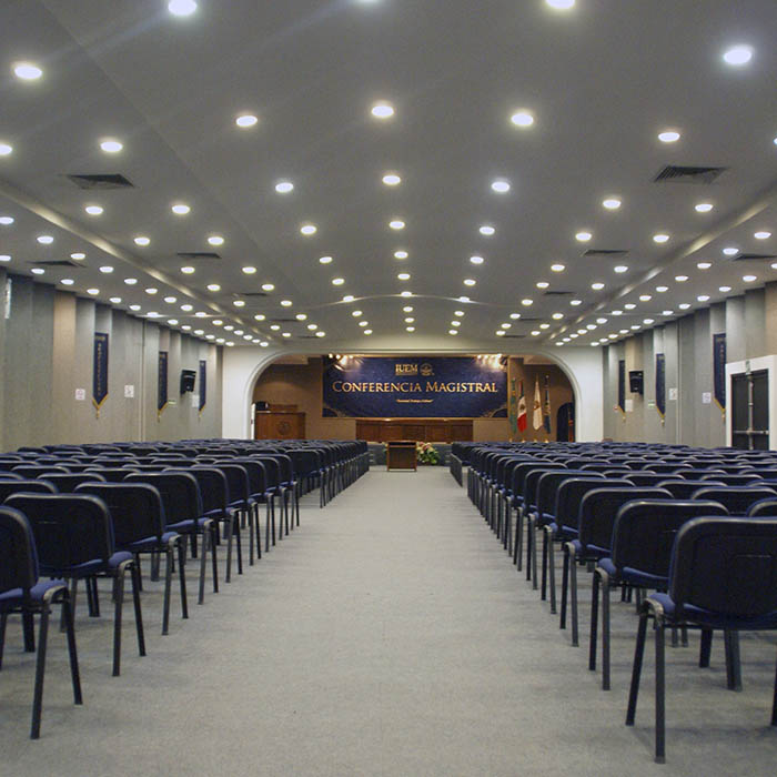 Ambiente académico en Universidad IUEM